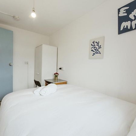 Upton Park Bedrooms 25 Min To Central Лондон Екстериор снимка