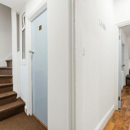Upton Park Bedrooms 25 Min To Central Лондон Екстериор снимка