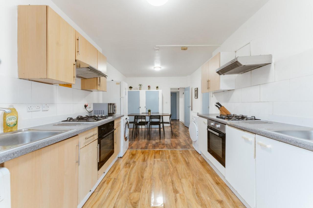 Upton Park Bedrooms 25 Min To Central Лондон Екстериор снимка