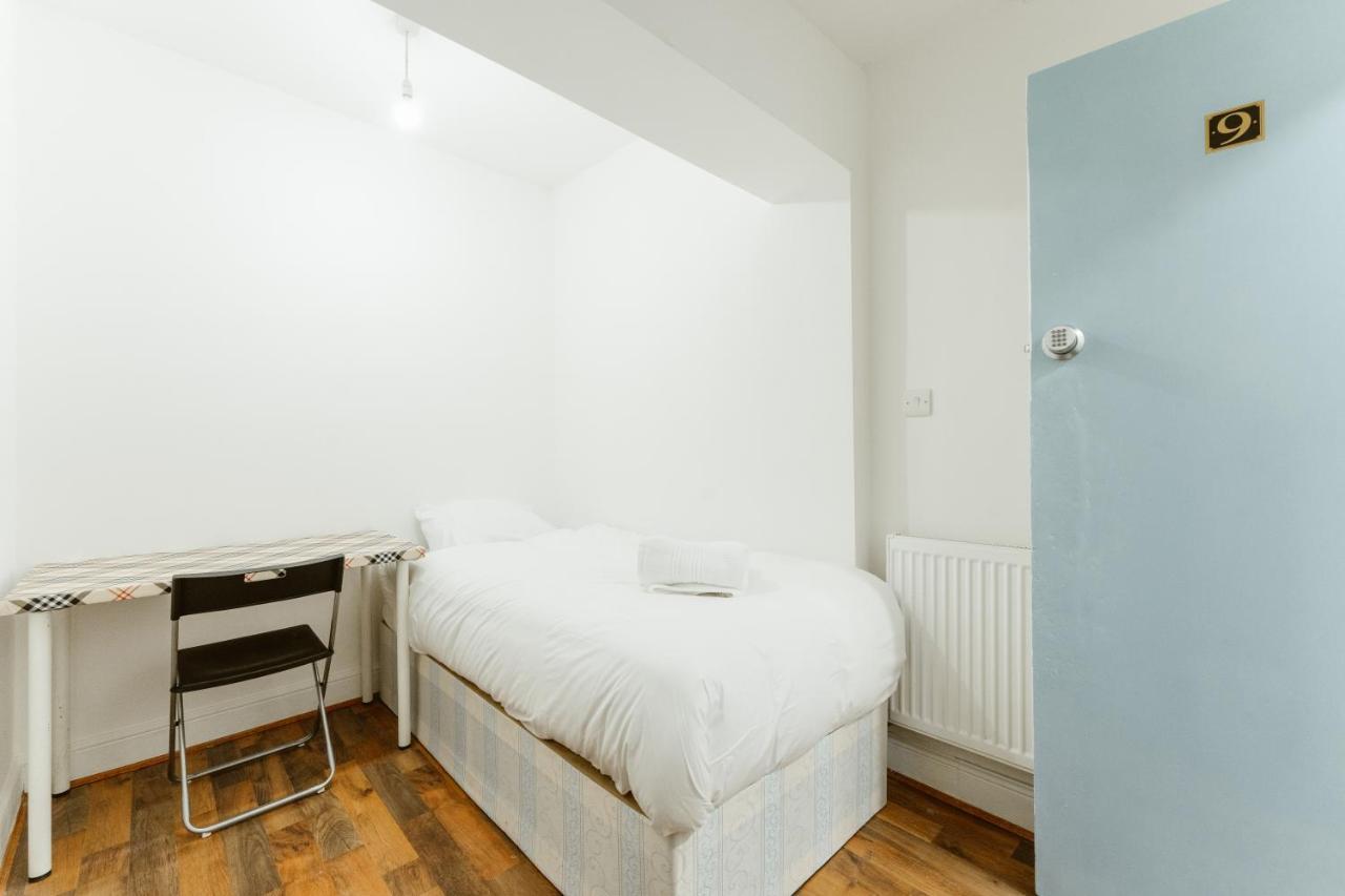 Upton Park Bedrooms 25 Min To Central Лондон Екстериор снимка