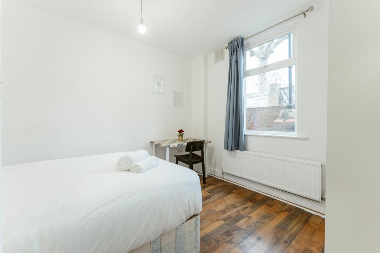 Upton Park Bedrooms 25 Min To Central Лондон Екстериор снимка