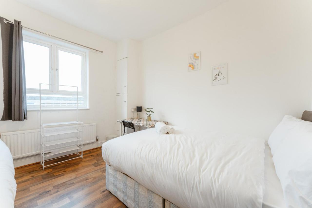 Upton Park Bedrooms 25 Min To Central Лондон Екстериор снимка