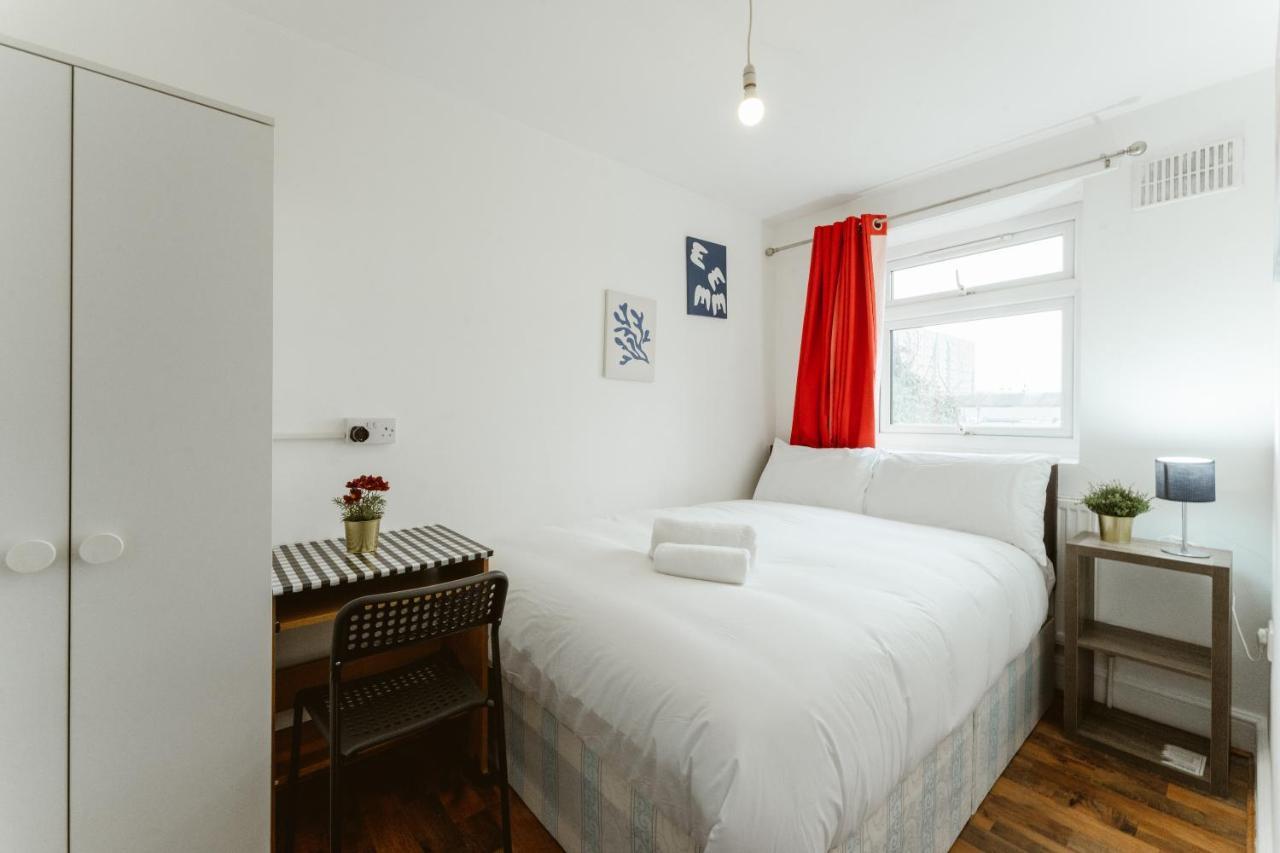 Upton Park Bedrooms 25 Min To Central Лондон Екстериор снимка